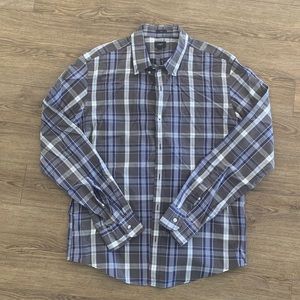 Men’s plaid grey/blue button up shirt.